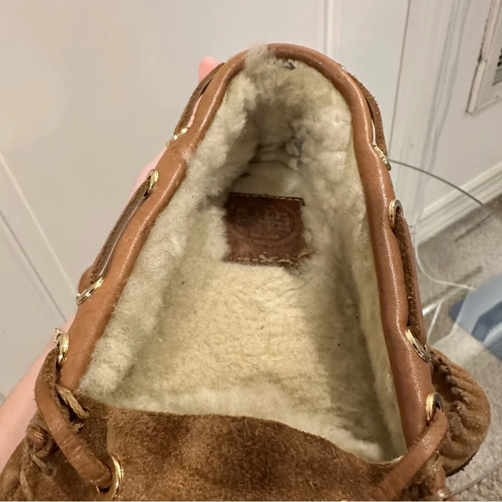 Tory Burch Dee Dee Suede & Shearling Moccasin Slippers in Chestnut Brown